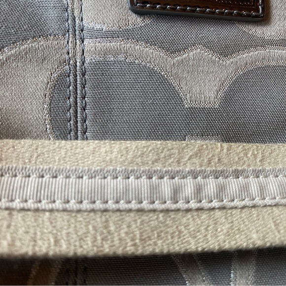 Elegant Coach Poppy Signature Lurex canvas Satchel crossbody, grey/beige/silver - Picture 9 of 16